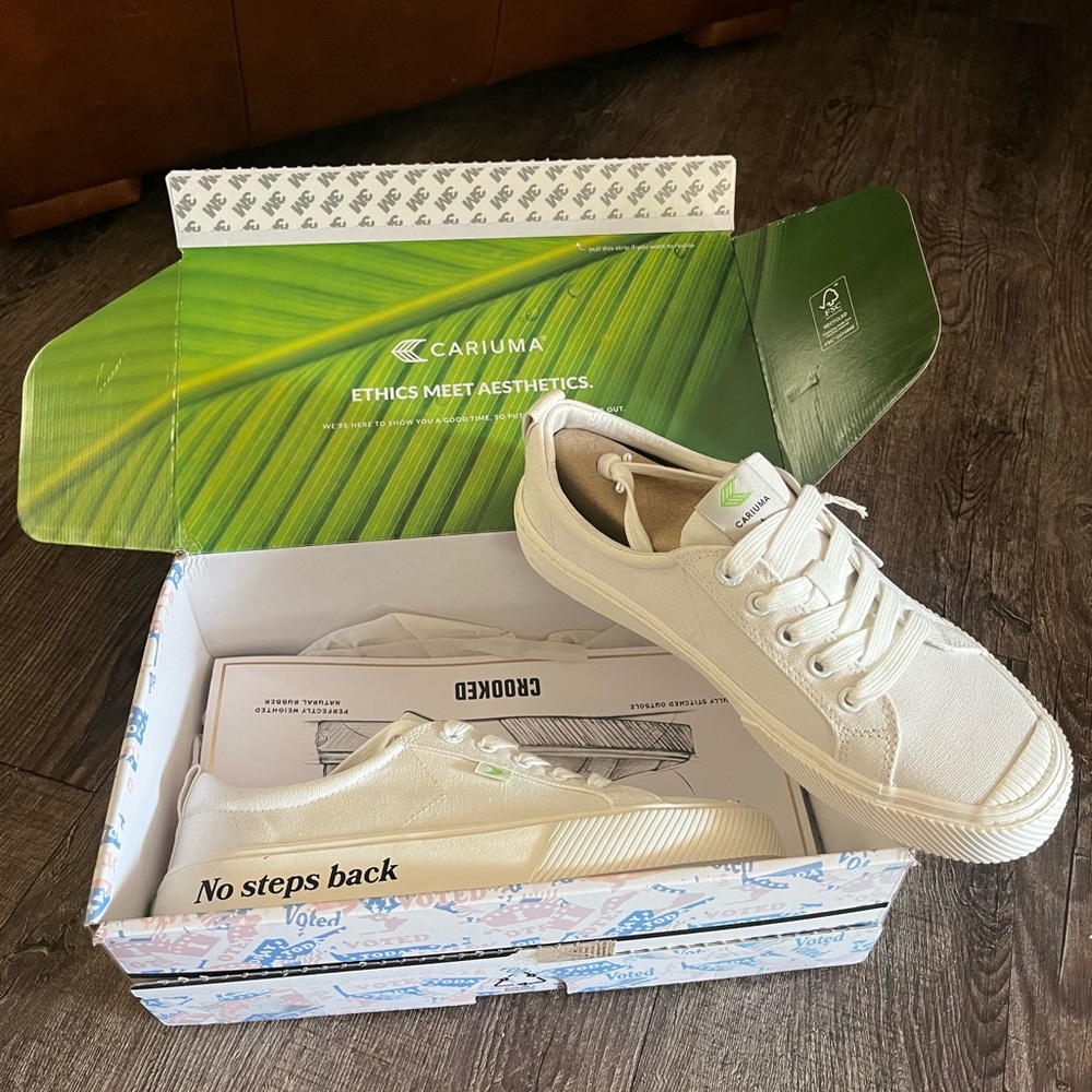 Cariuma Off-White Canvas Sneakers